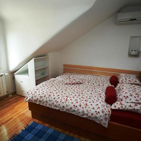 Deluxe Villa Sirena On The Beach With Pool 苏佩塔尔 外观 照片