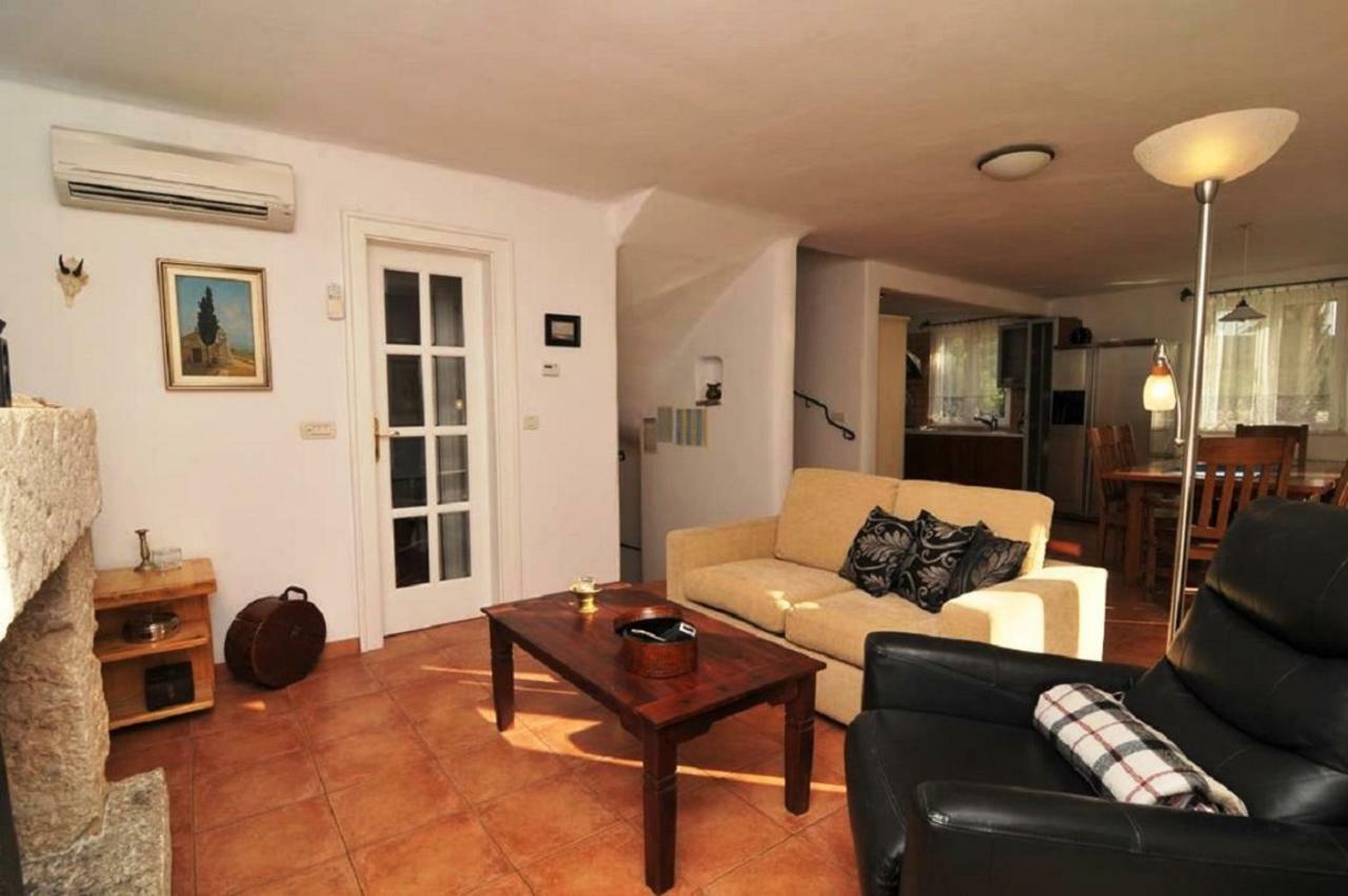 Deluxe Villa Sirena On The Beach With Pool 苏佩塔尔 外观 照片