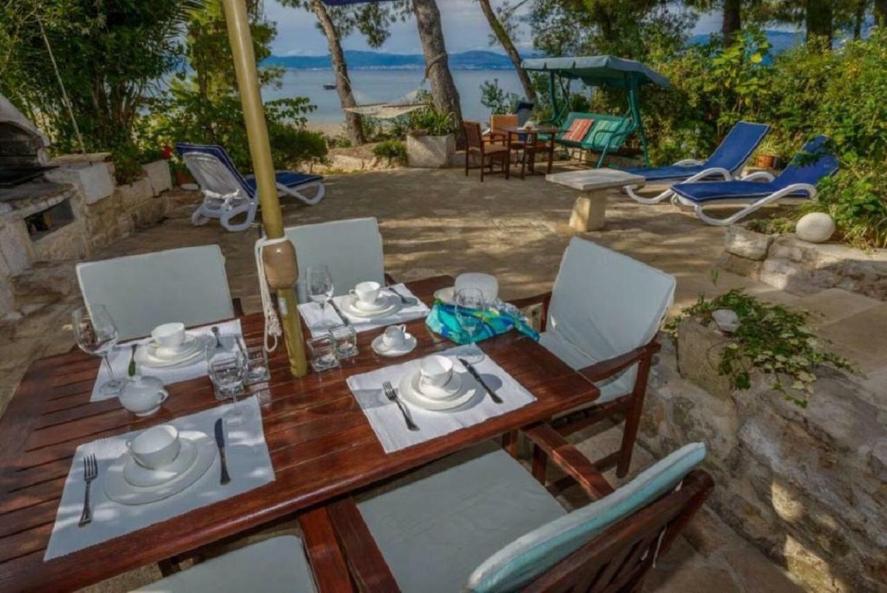 Deluxe Villa Sirena On The Beach With Pool 苏佩塔尔 外观 照片