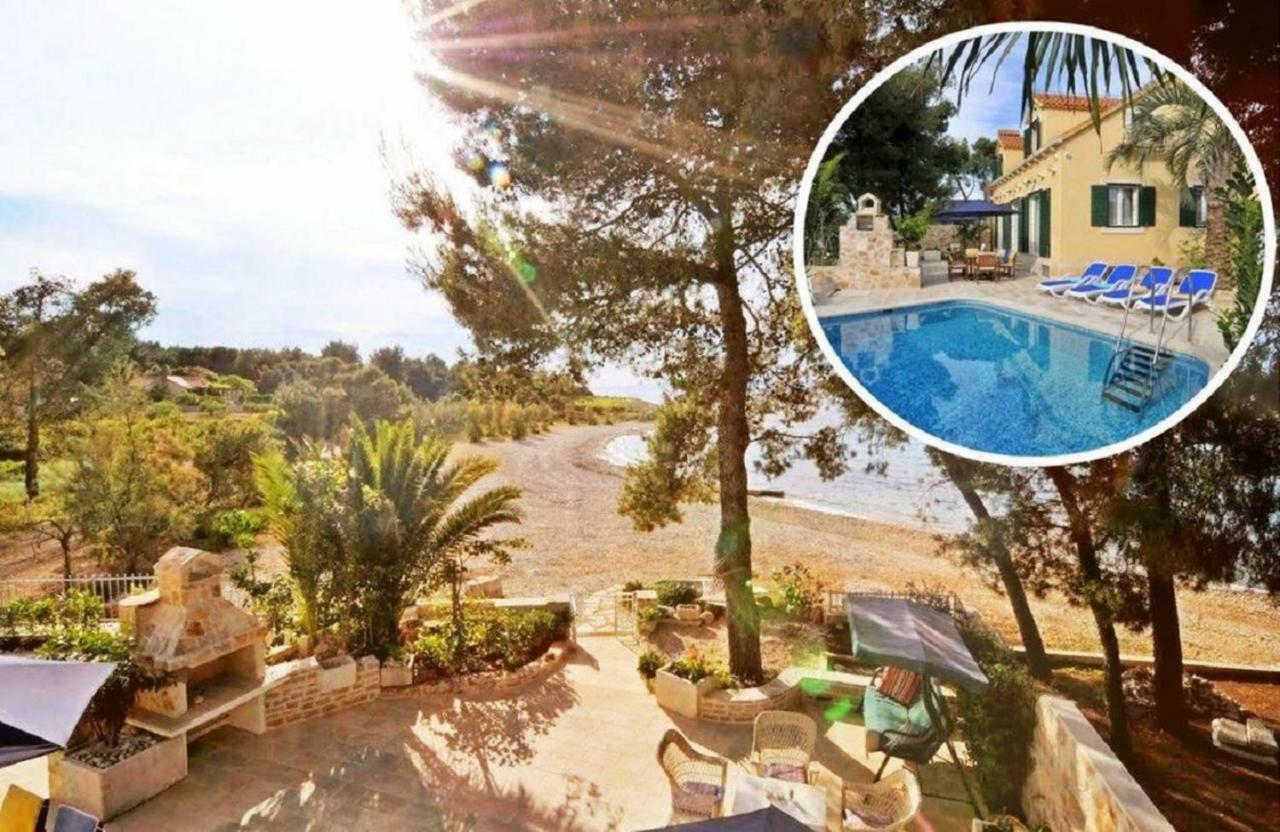 Deluxe Villa Sirena On The Beach With Pool 苏佩塔尔 外观 照片