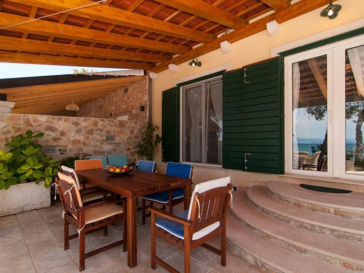Deluxe Villa Sirena On The Beach With Pool 苏佩塔尔 外观 照片